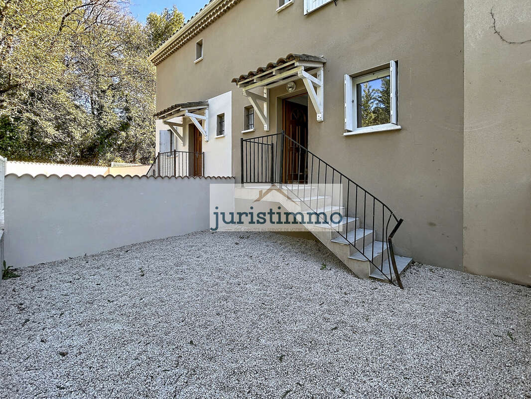 Maison à BOLLENE