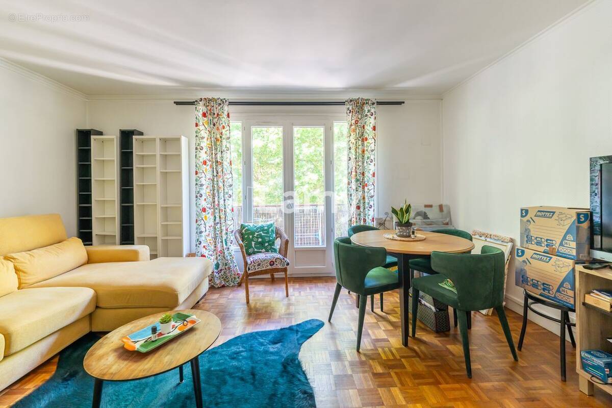 Appartement à SAINT-MAUR-DES-FOSSES