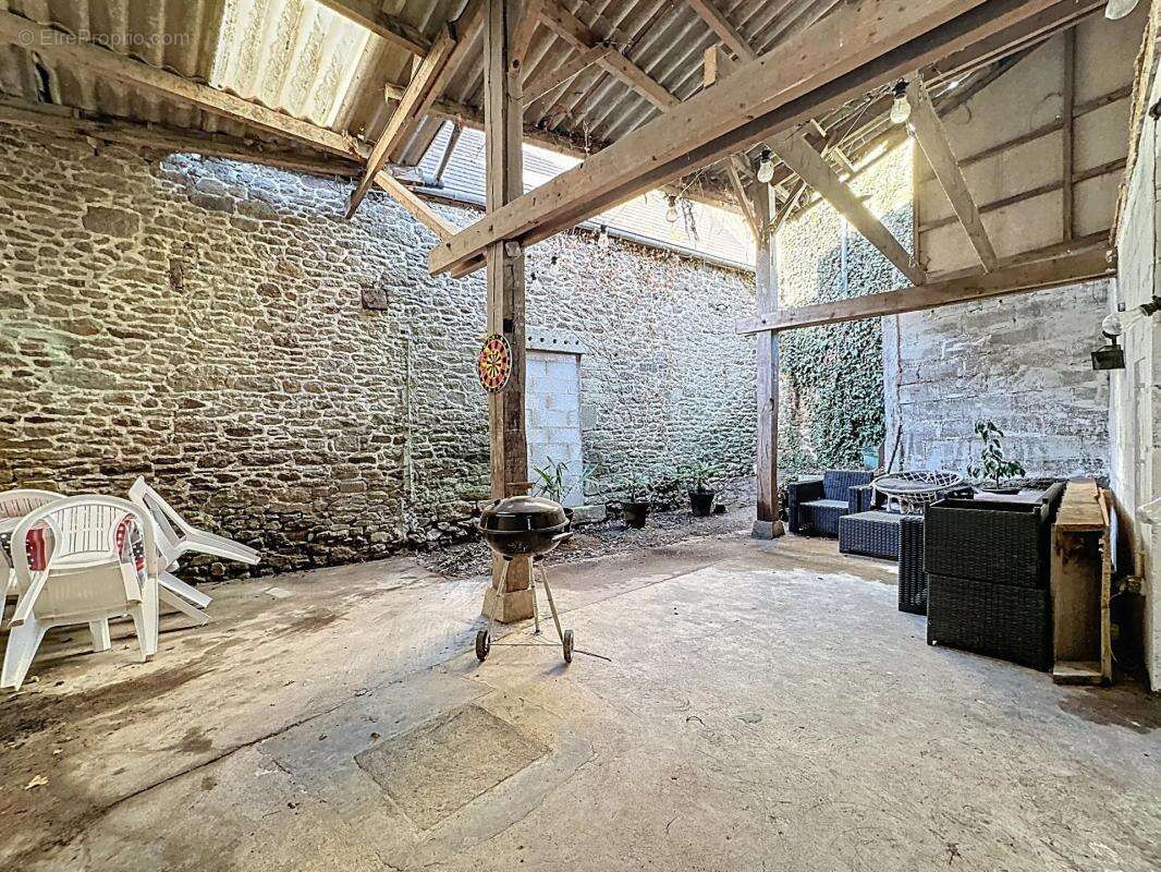 Maison à LE TRONCHET