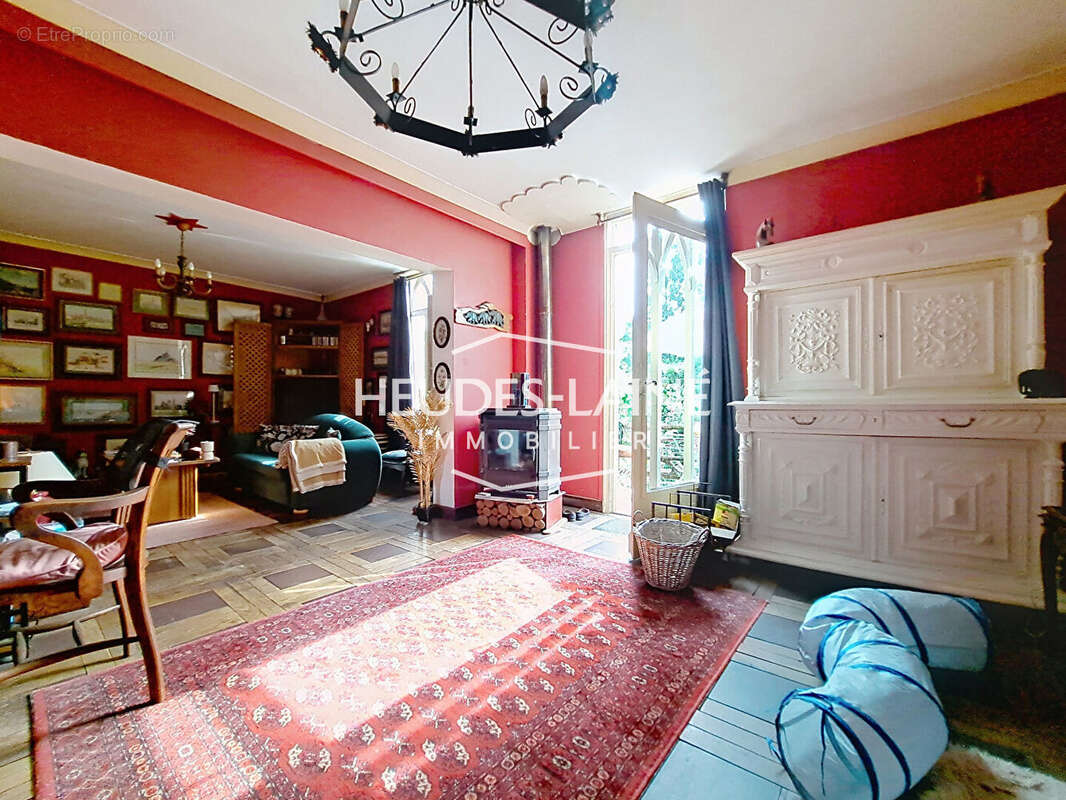 Propriété à vendre - spacieuse maison principale et appartement indépendant - SAINT HILAIRE DU HARCOUET - 50600 - photo 5