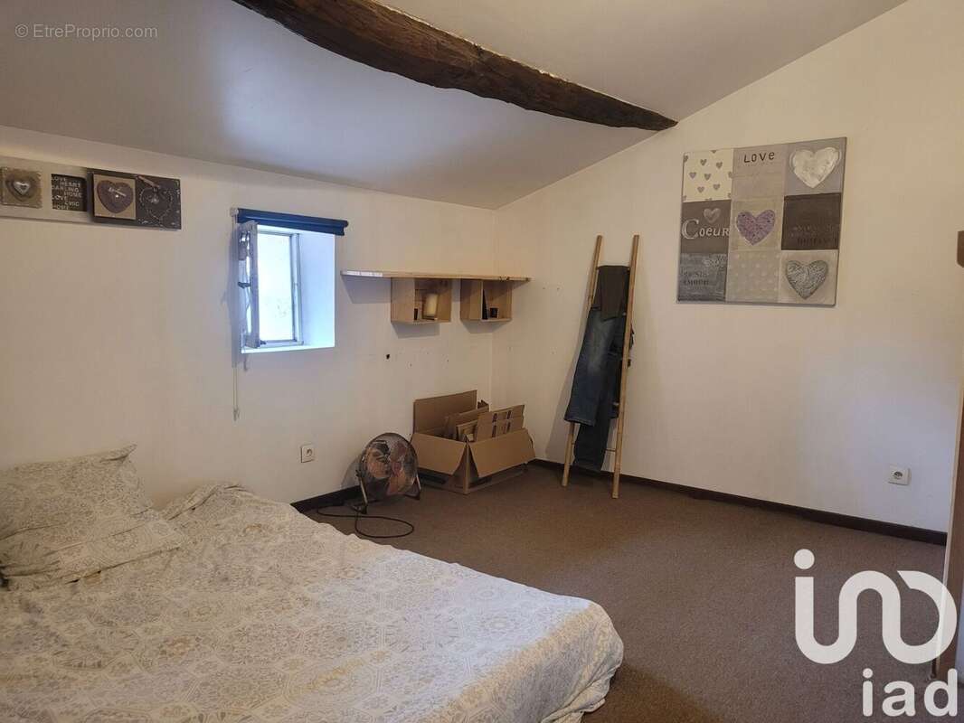 Maison 73 m² à Chassiecq  - photo 7