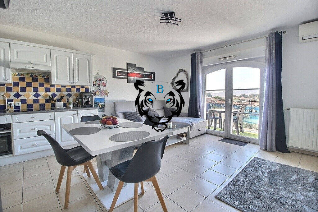 Appartement à ROQUEBRUNE-SUR-ARGENS