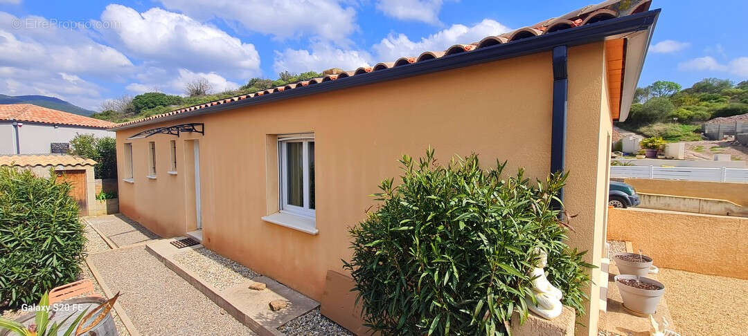 Villa de plain-pied de 91m² sur 398m² de terrain - photo 5