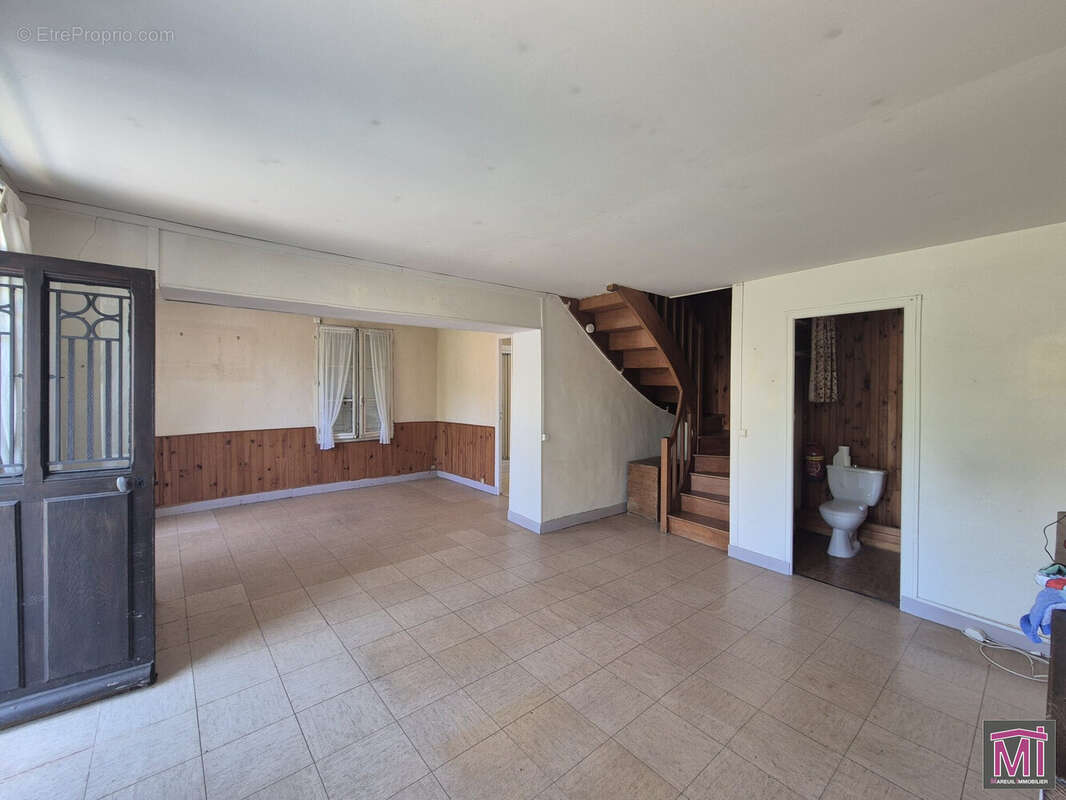Maison 90 m² à La Ferte-Milon  - photo 2