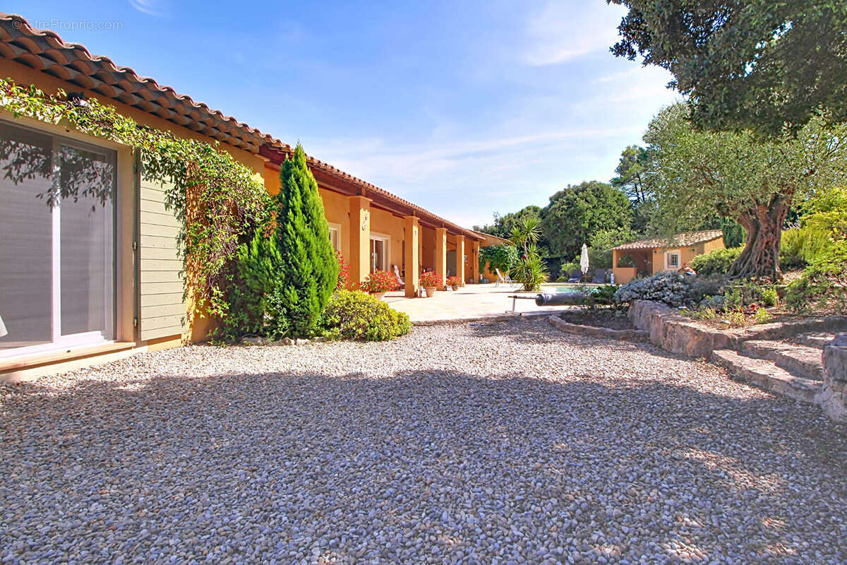 Maison à LORGUES