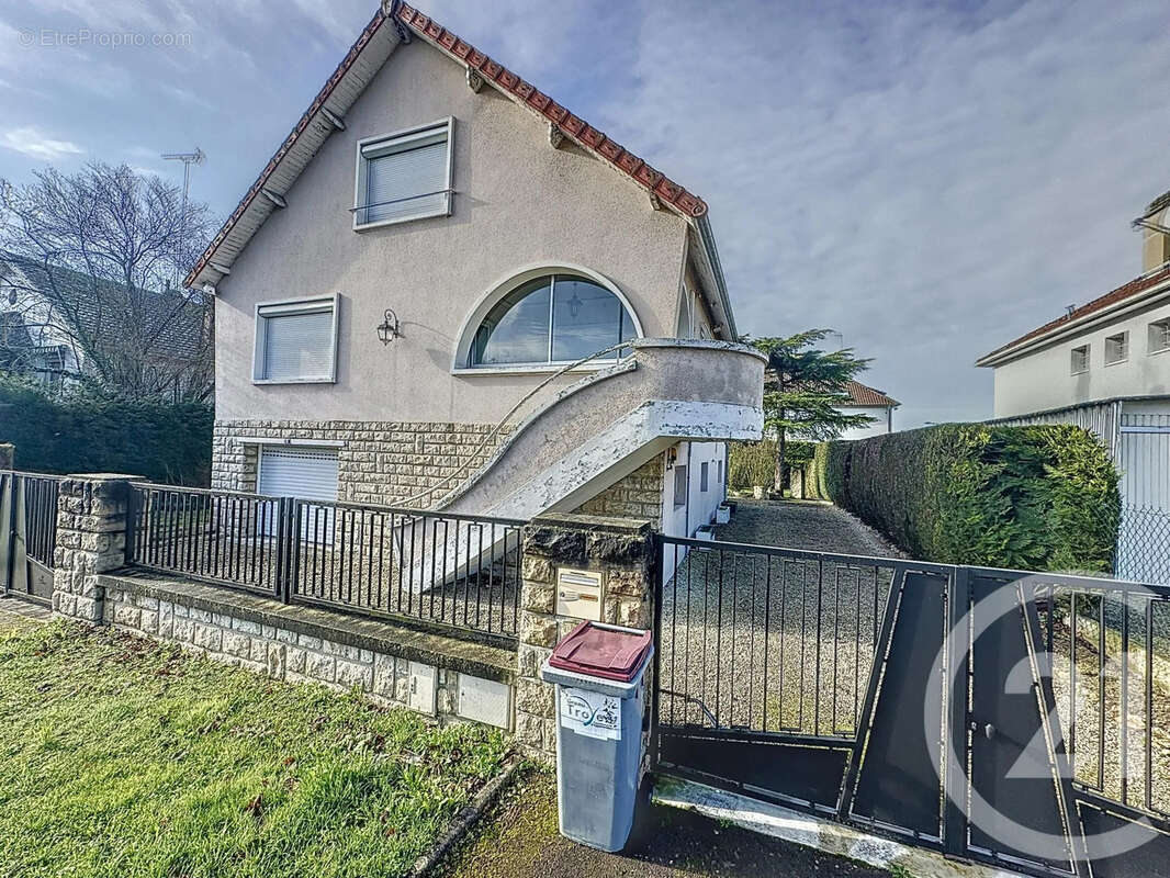 Maison à SAINT-ANDRE-LES-VERGERS