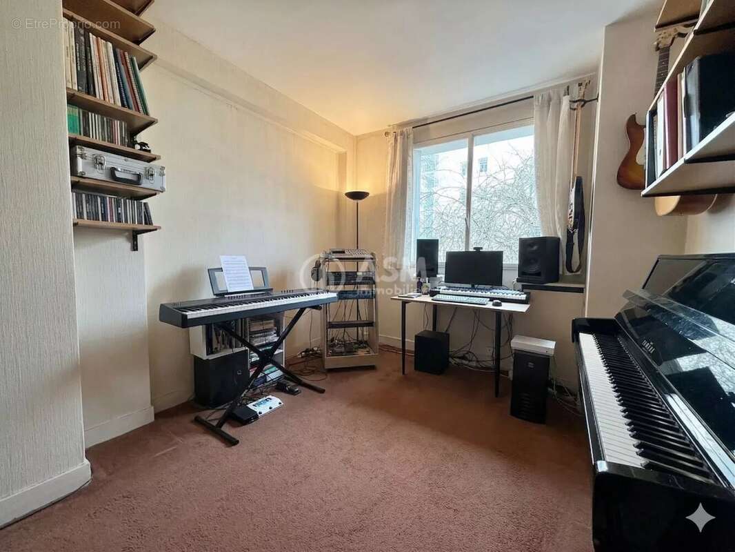 Appartement à PARIS-16E