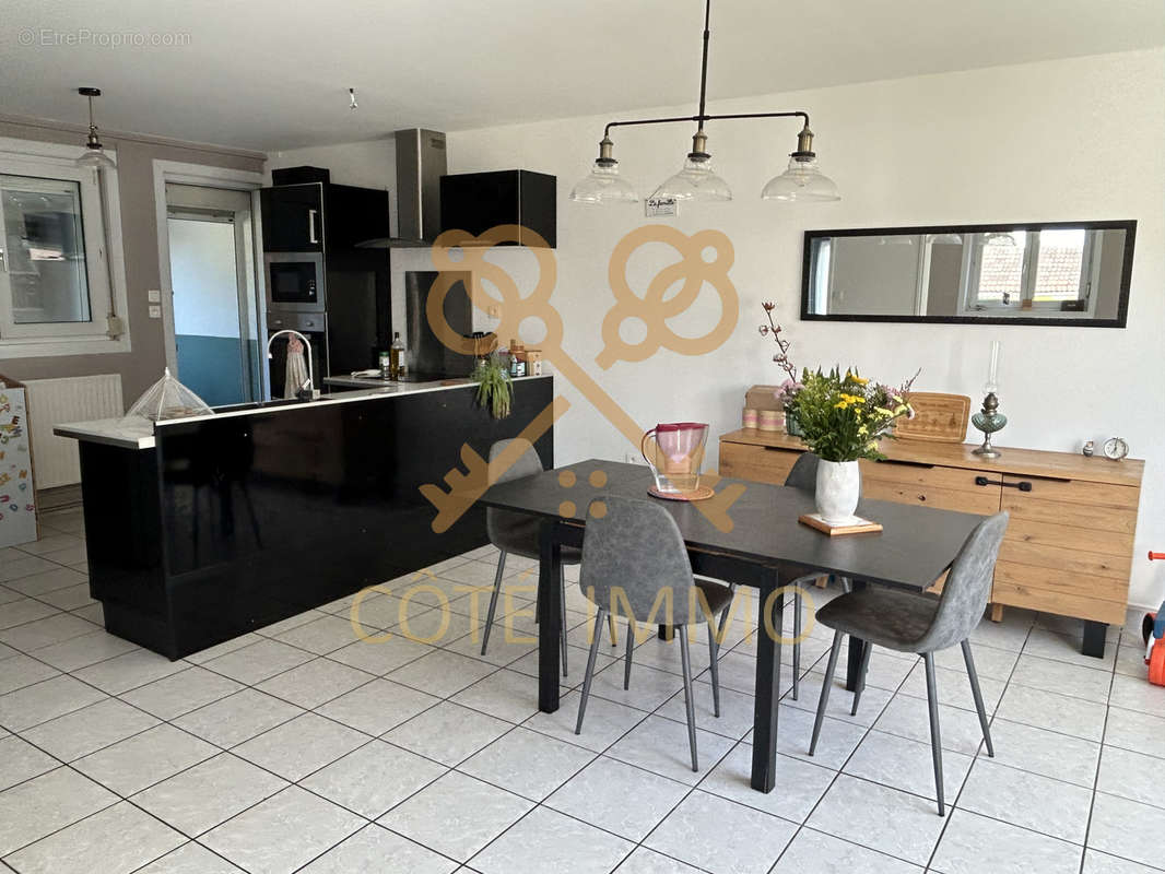 Maison à COURRIERES