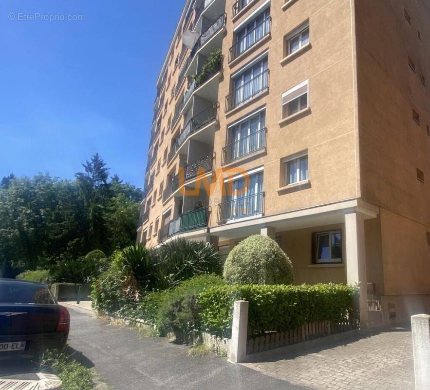Appartement à NOGENT-SUR-MARNE