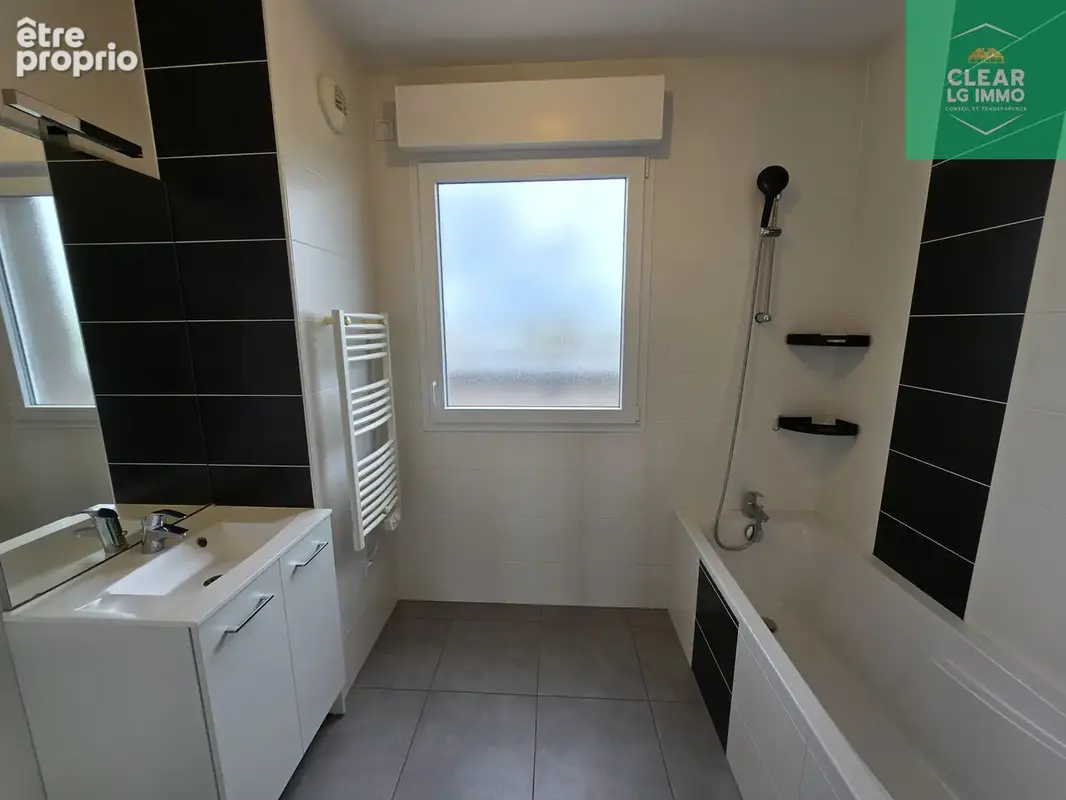 Appartement - 66 m2 - 3 pièces - terrasse - box - photo 5