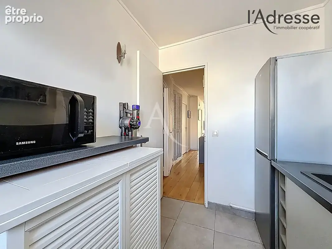NANTERRE/ Sadi Carnot - Appartement 2/3 pièces 51m² - Loggia 3m² - 1 Cave -1 Parking - photo 14