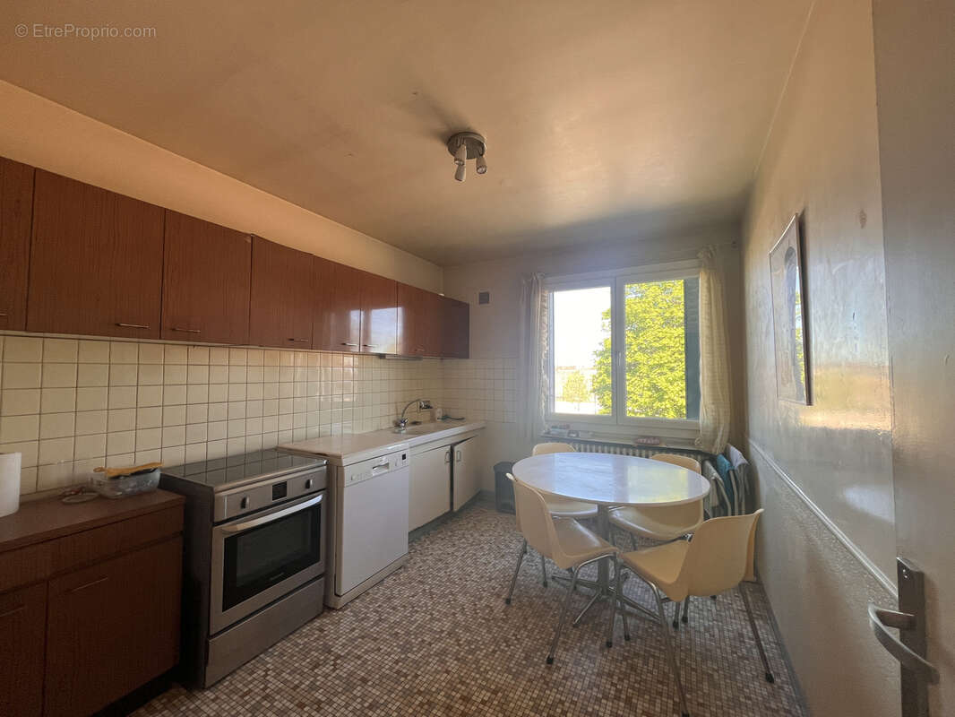 Maison à SAINT-JULIEN-LES-VILLAS