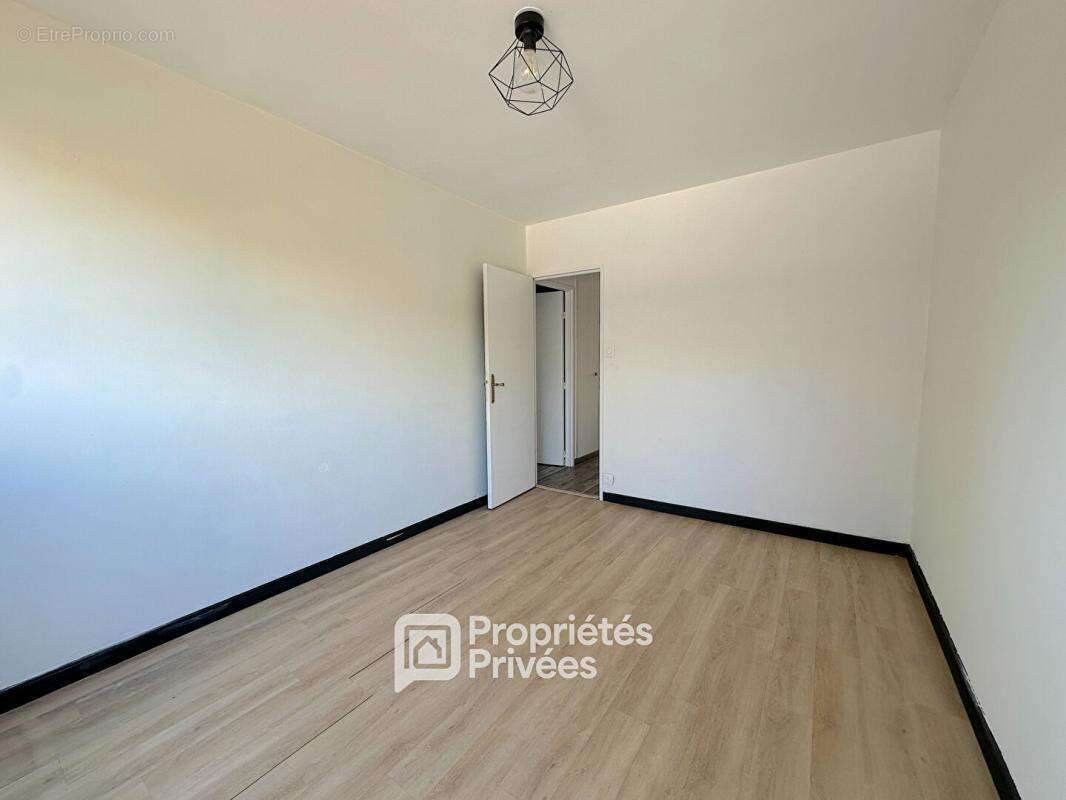 Appartement 4 pièces 79 m2 avec balcon, parking et cave - photo 11