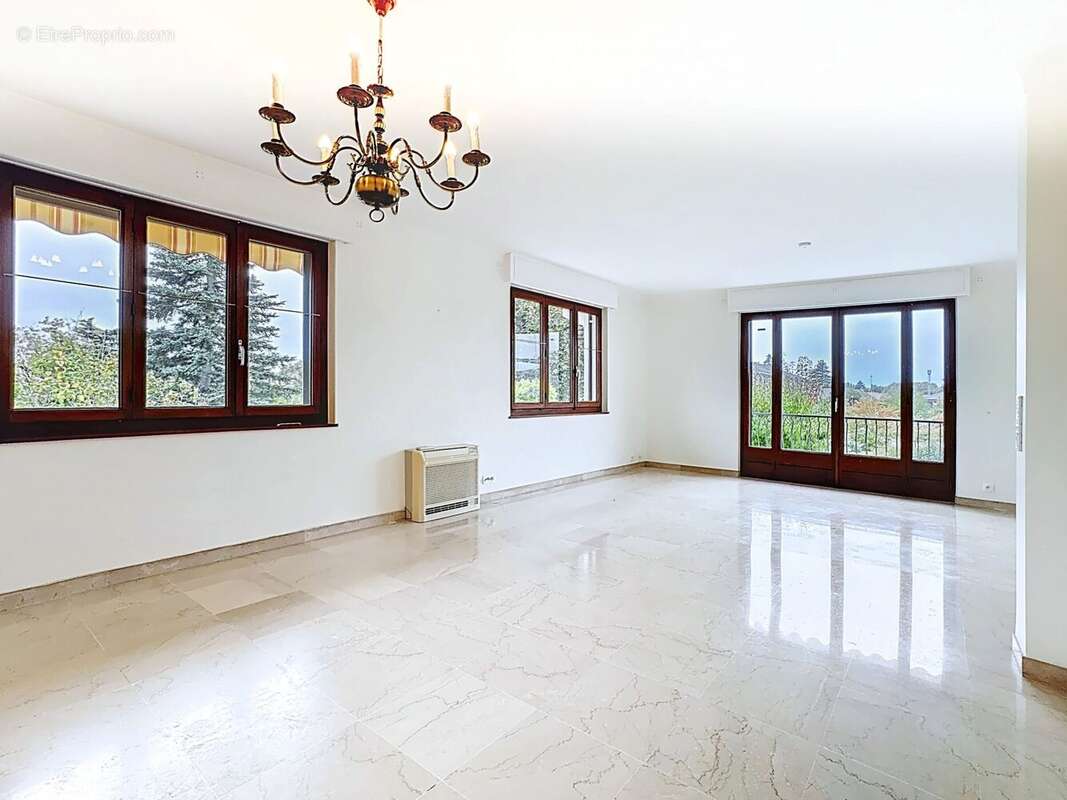 Maison à CHENS-SUR-LEMAN