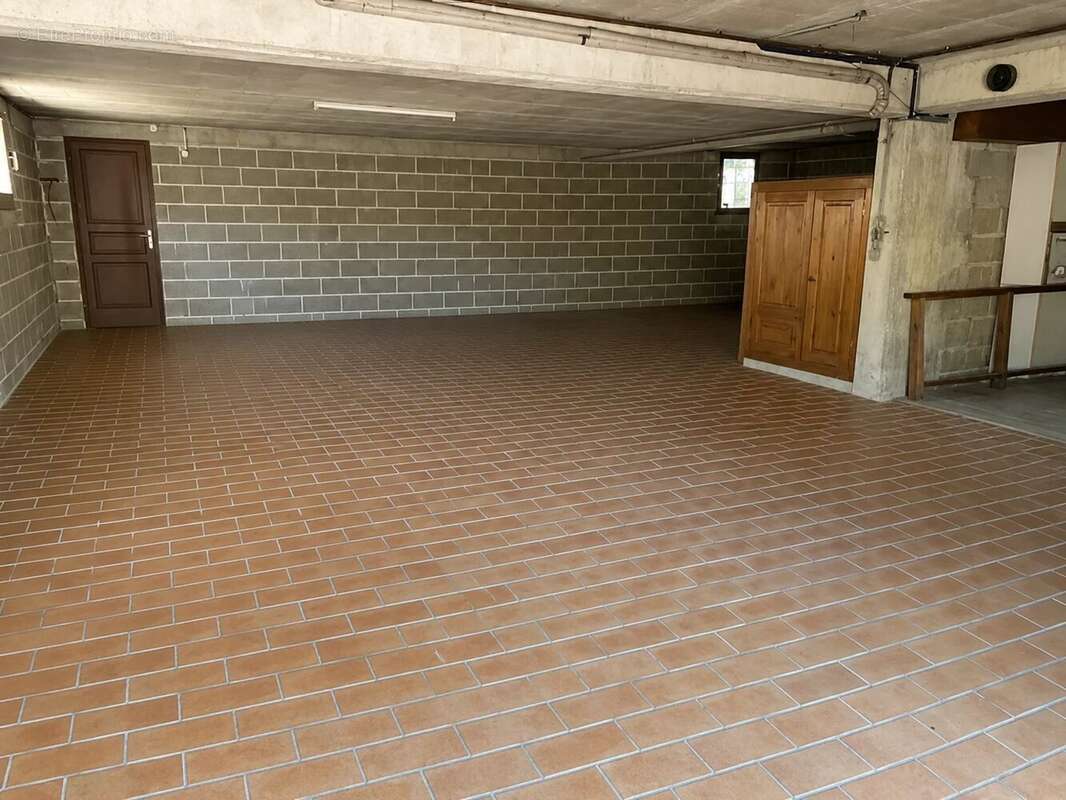 Maison 103 m² à Chabanais  - photo 2
