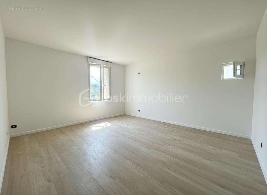 Studio entièrement renové + parking – aix-les-bains - photo 2