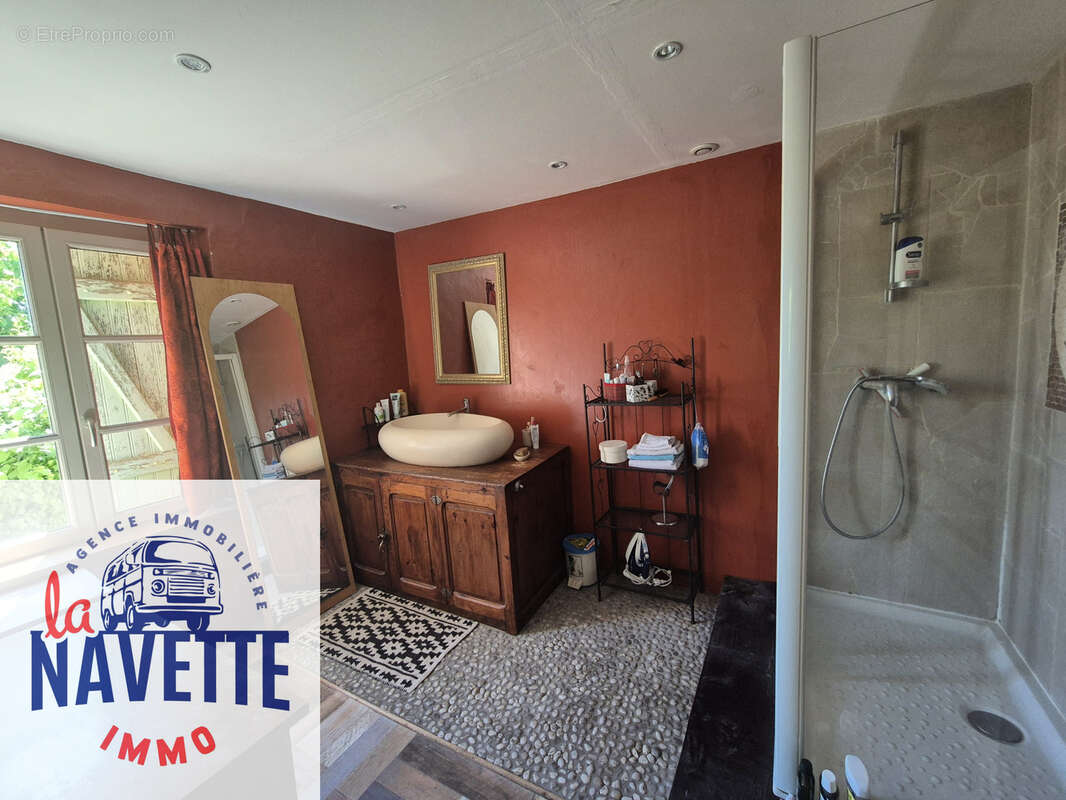 Maison 5 pièces avec grange attenante et terrain. - photo 10