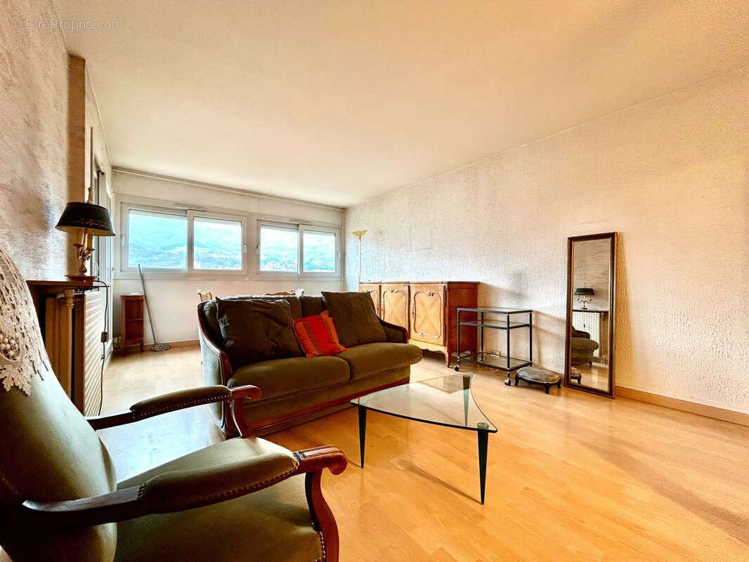 Appartement à ECHIROLLES