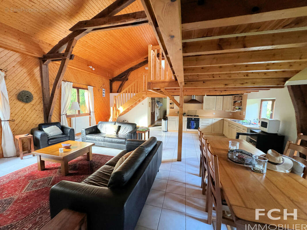 Maison en pierres avec grange et piscine - photo 8