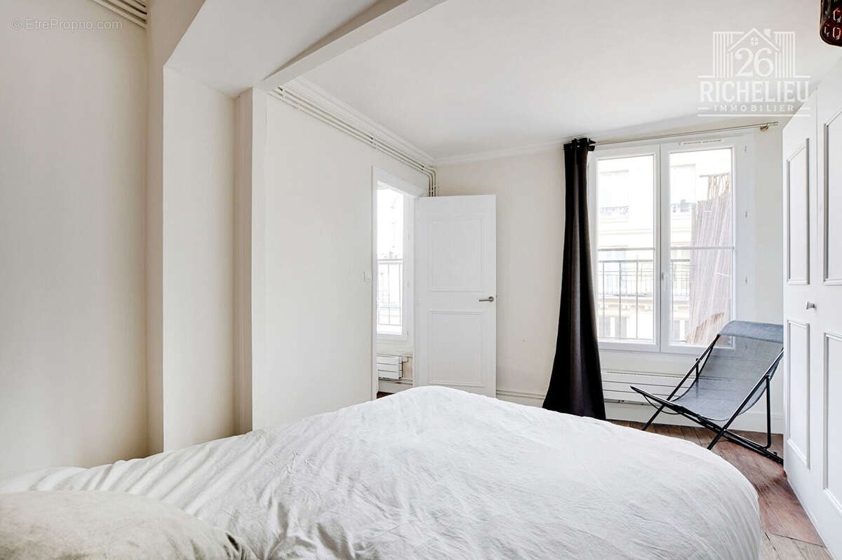 Appartement à PARIS-1E