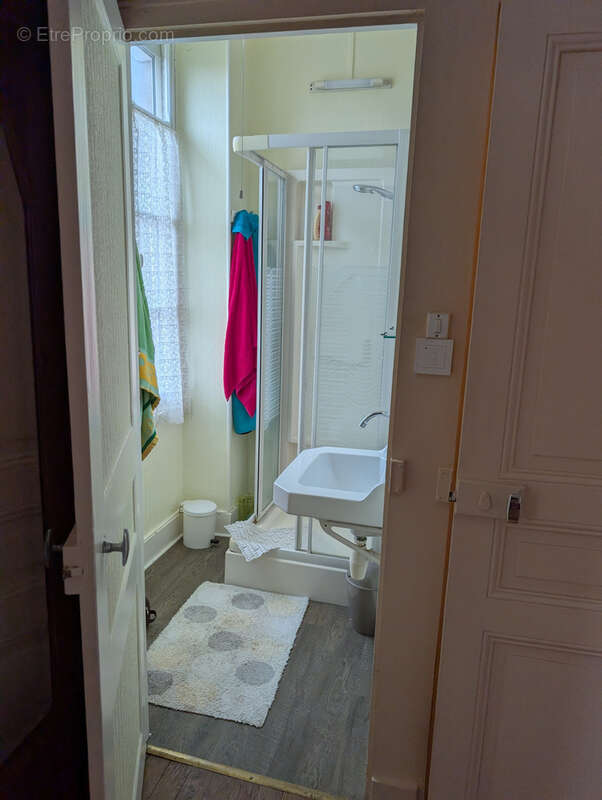 Maison ouvrière de caractère avec garage et jardin privatif - photo 7