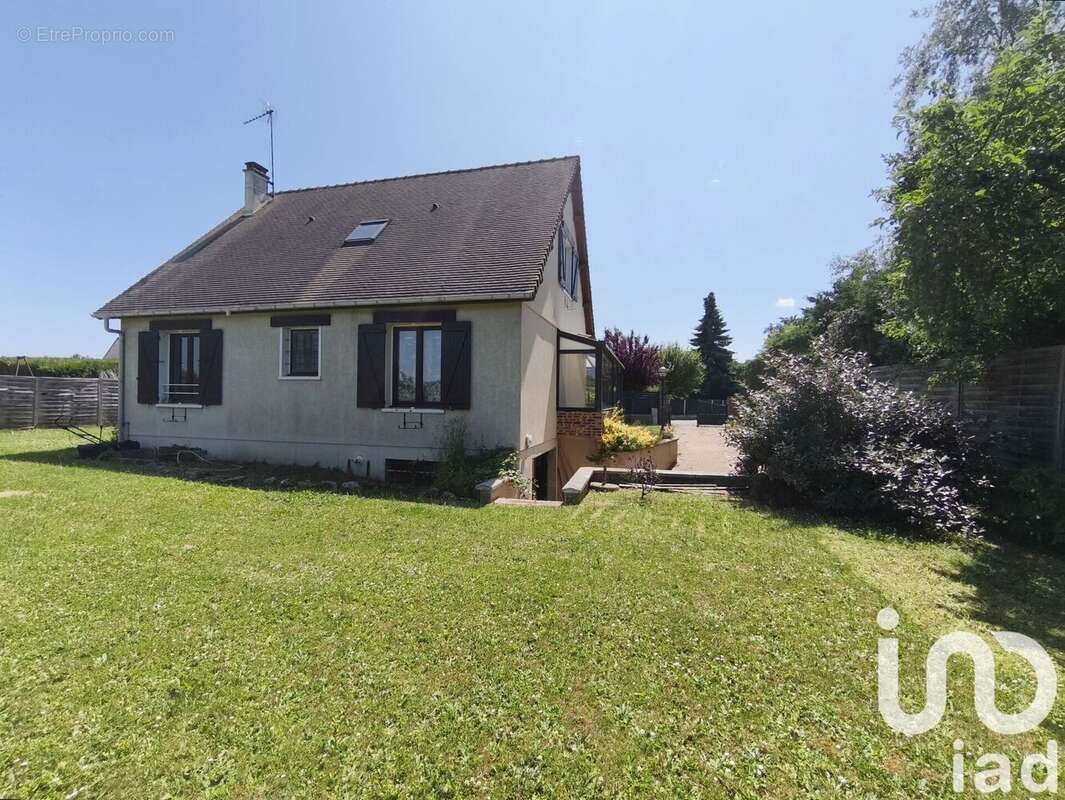 Photo 2 - Maison à ETREPAGNY
