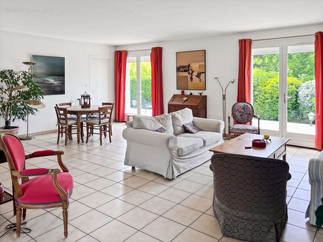 Maison à ELANCOURT