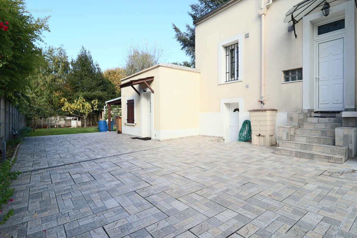 Maison à LES PAVILLONS-SOUS-BOIS