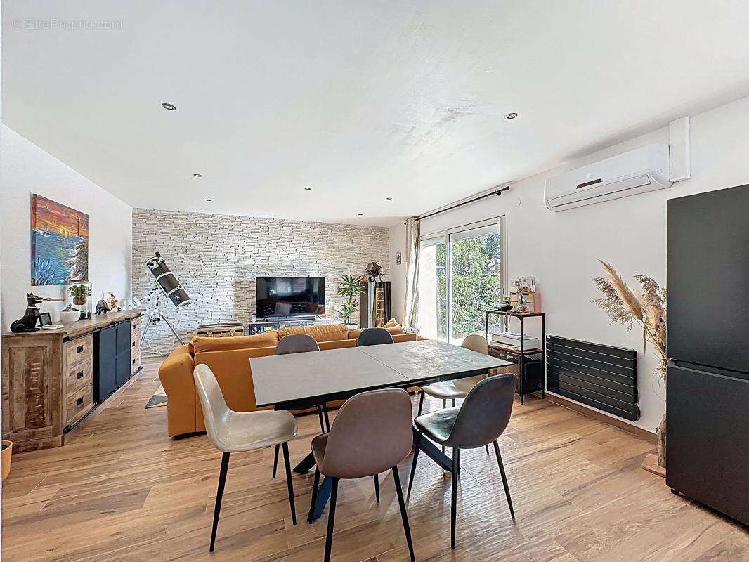 Appartement à COMMUNAY