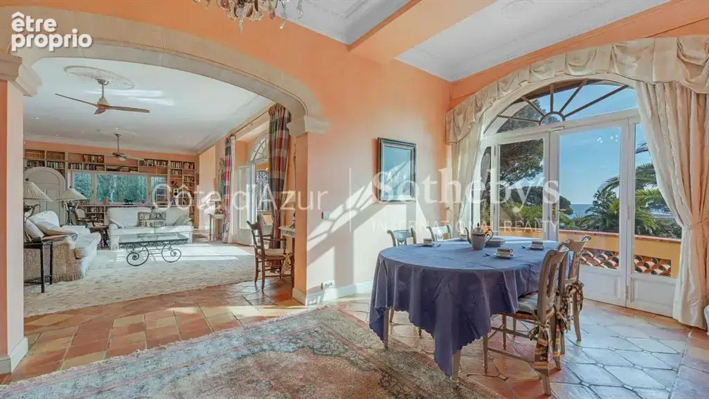 Exclusivité Côte d’Azur villa d’exception à Sainte-Maxime, proche mer et centre-ville - photo 10