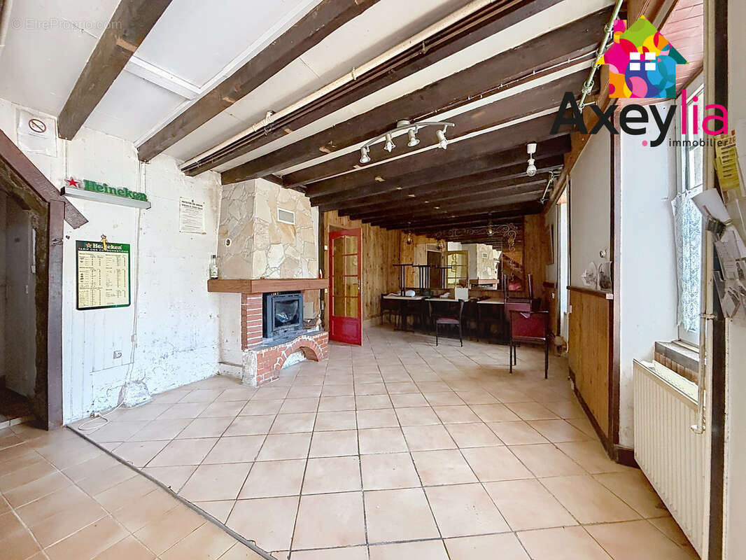 A vendre - les noës - ancienne auberge à rénover avec appartement - photo 2