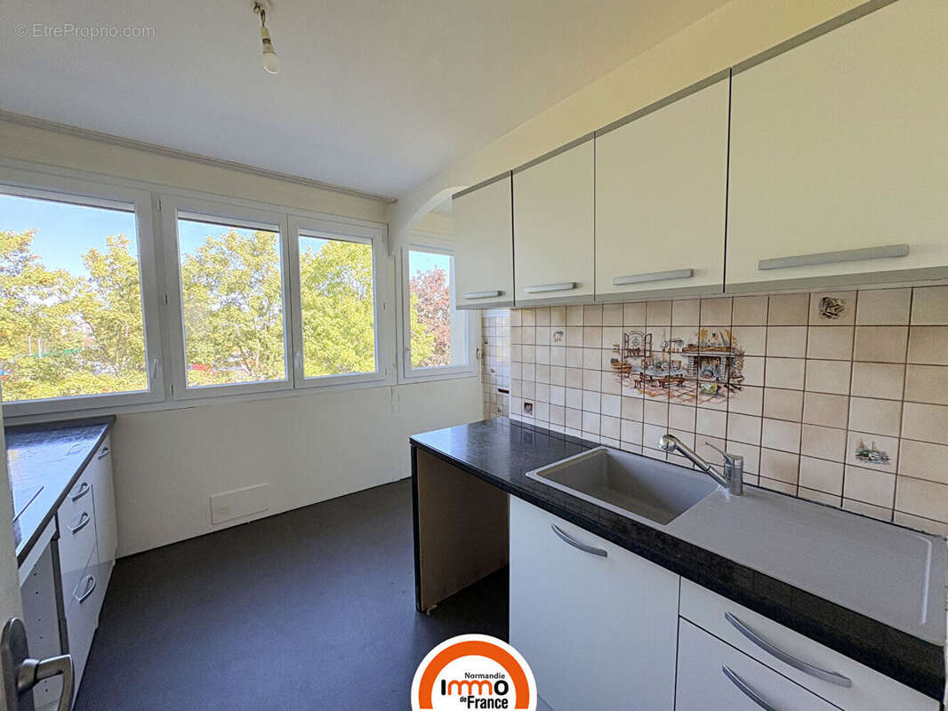 Appartement 69 m² - 2 chambres - Balcon - Ascenseur - DPE C - photo 3
