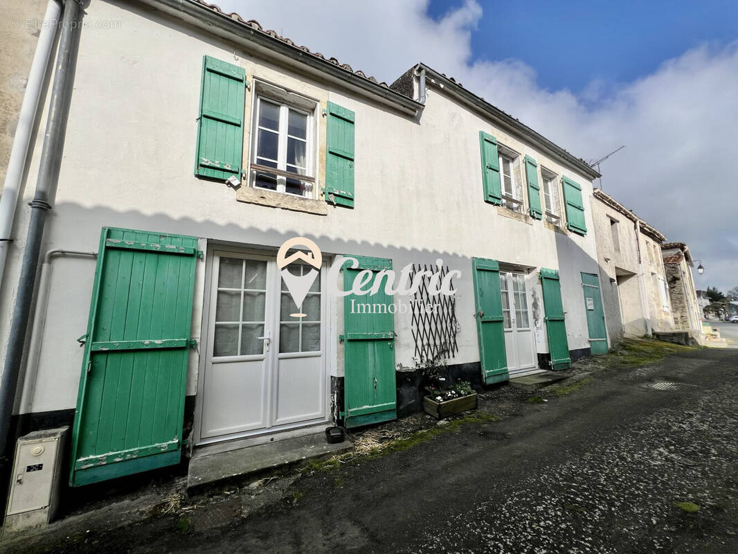 Maison à LE BUSSEAU