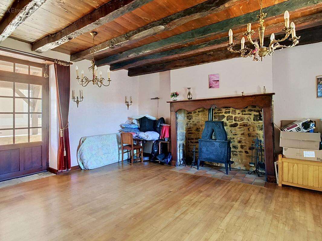Maison à GOURDON
