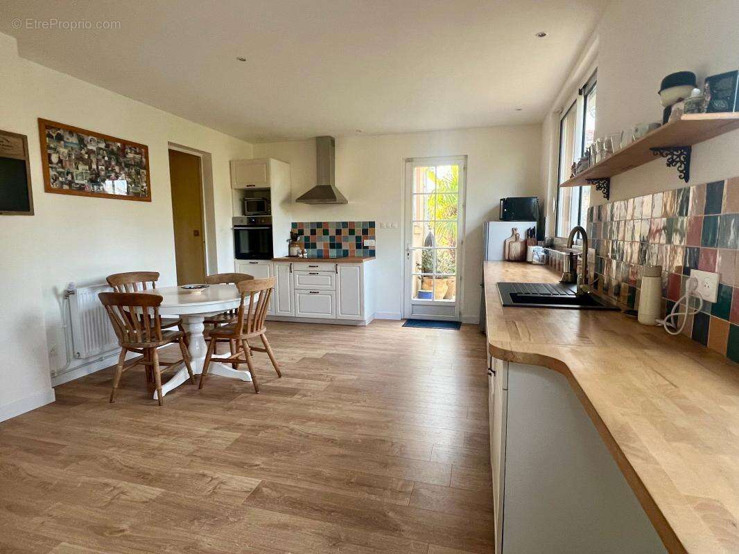 Maison à AMBARES-ET-LAGRAVE