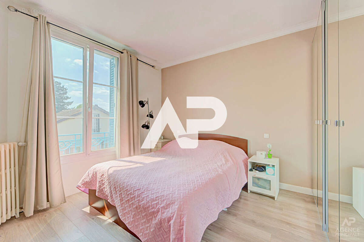 Maison Rueil Malmaison 7 pièce(s) 132 m2 - photo 8