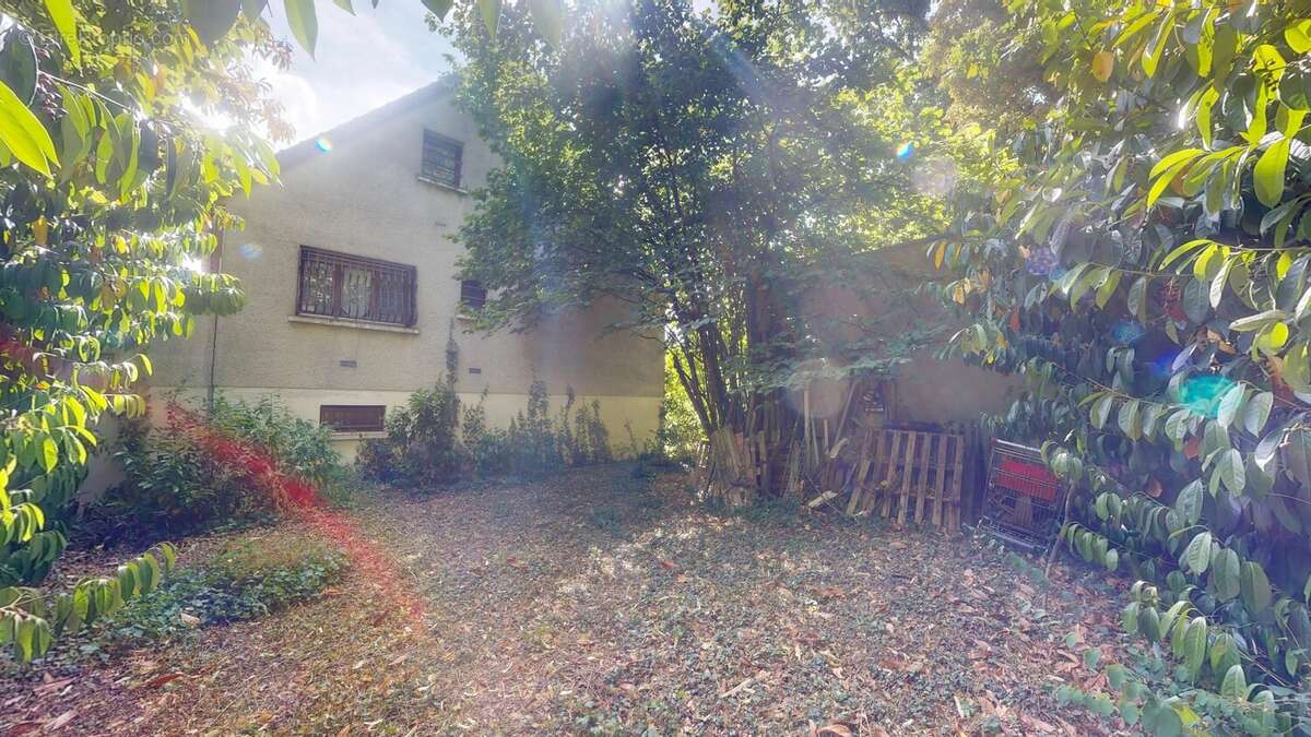 Maison à LES PAVILLONS-SOUS-BOIS