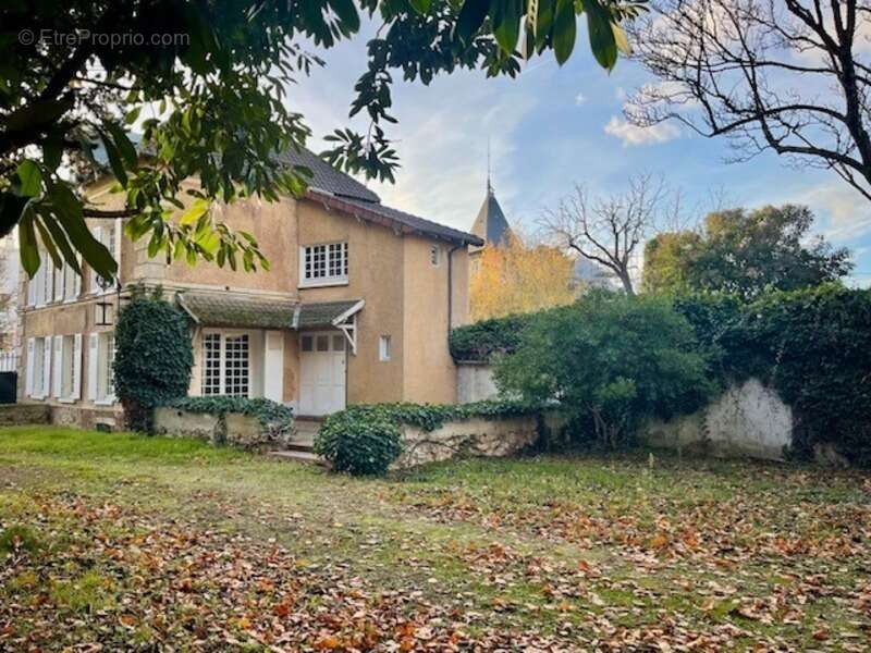 Maison à SAVIGNY-SUR-ORGE