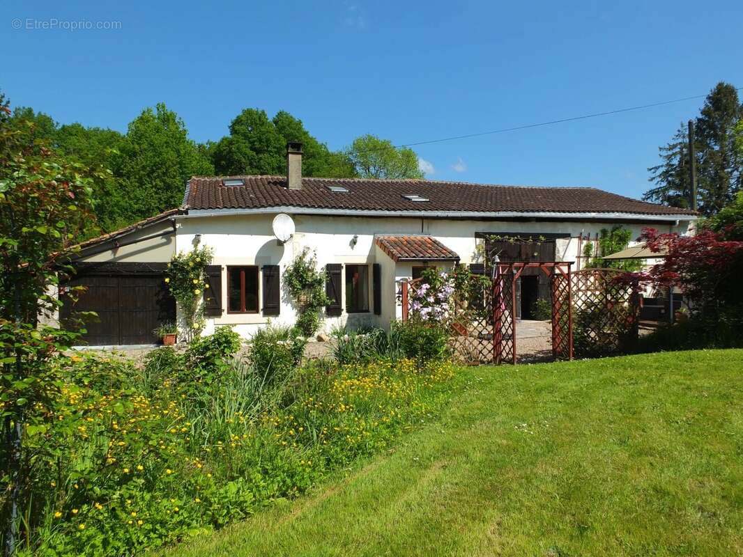 Maison à MONTEMBOEUF