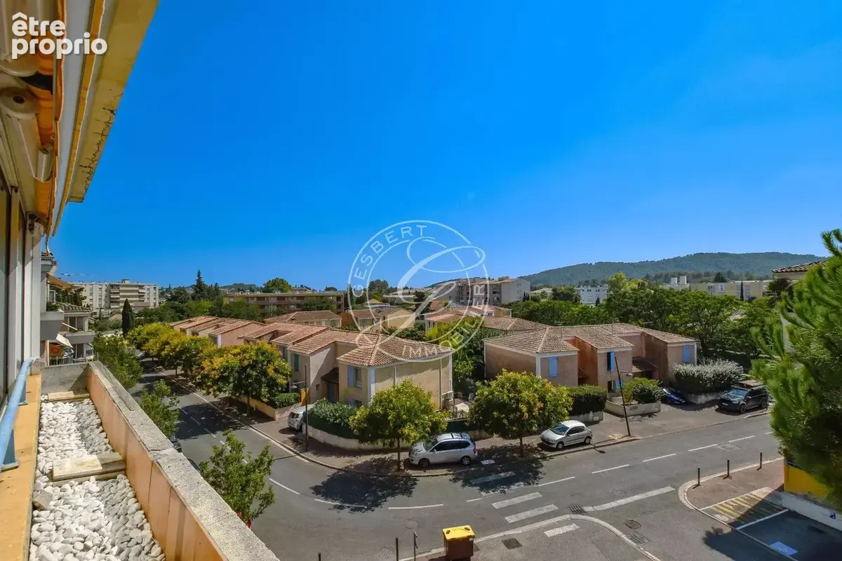 DRAGUIGNAN – Appartement T5 de 123 m² habitables avec véranda, ascenseur et parking privatif - photo 10