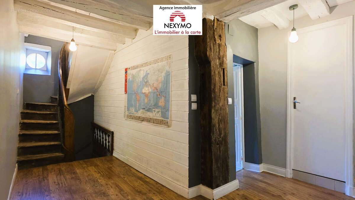 Maison à MONTFORT-LE-GESNOIS