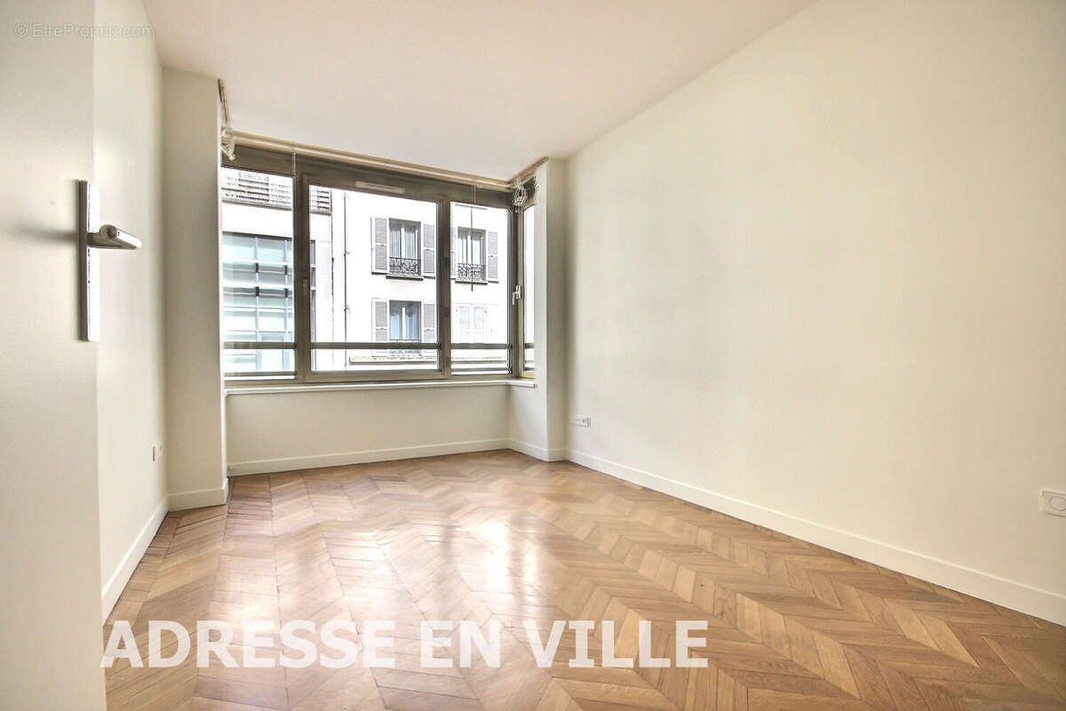 Appartement à LEVALLOIS-PERRET