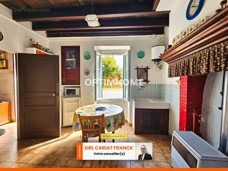 Maison à SAINT-ETIENNE-DE-FURSAC