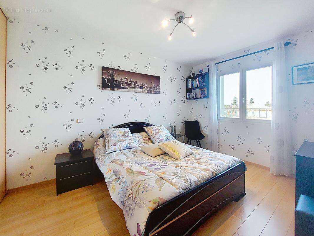 Maison à SAINT-BONNET-DE-MURE