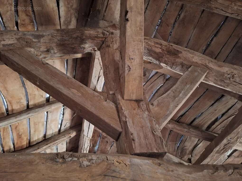 Maison à YVRAC-ET-MALLEYRAND