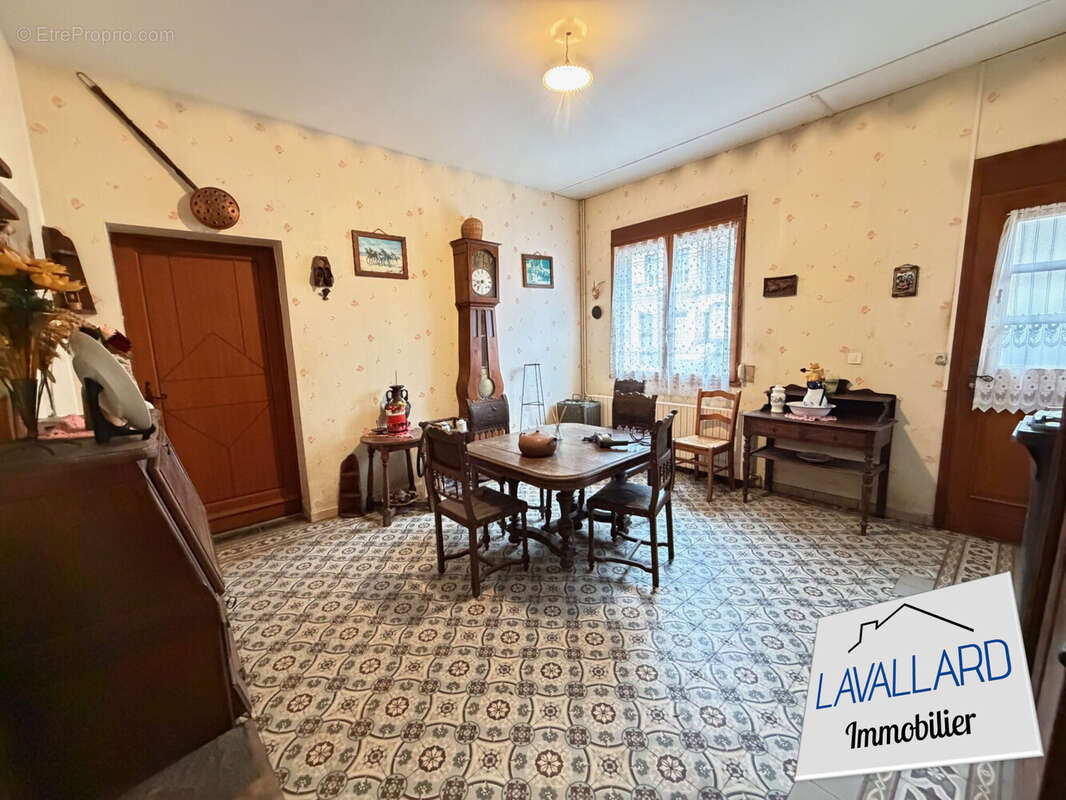 Maison à VILLERS-BRETONNEUX