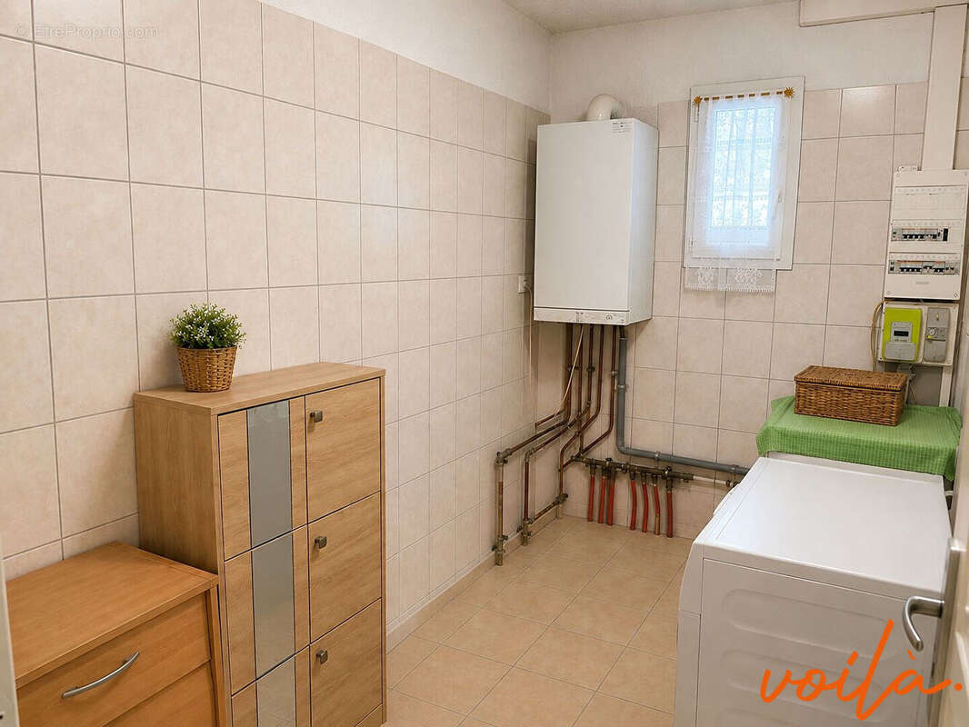 REF : MARBRES - Maison plain pied 4 ch - jardin - abris de garage - photo 12
