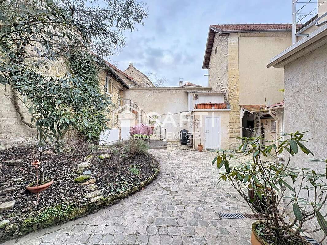 Photo 7 - Maison à LE MESNIL-LE-ROI