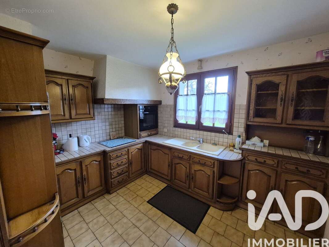 Photo 3 - Maison à AZAY-LE-BRULE