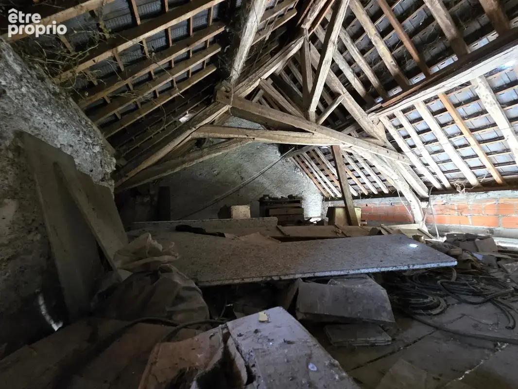 Maison à rénover avec multiples dépendances - photo 12